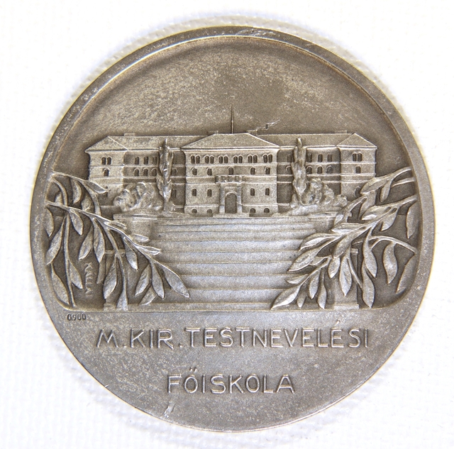 Magyar Királyi Testnevelési Főiskoláról emlékérem 