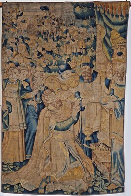 Dávid főpap előtt