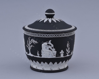 Sugar box with lid