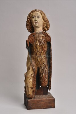 Kneeling angel, wooden statue
