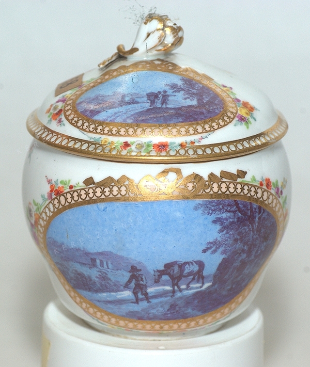 Sugar box with lid