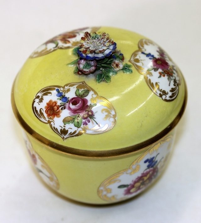 Honey pot