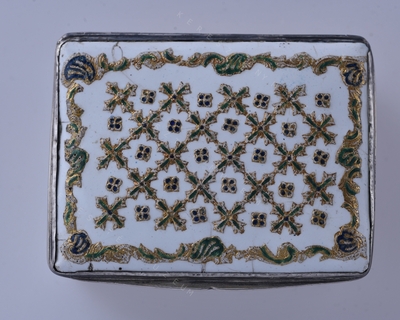Snuffbox
