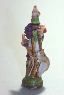 Perfume bottle