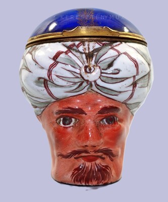 Snuffbox