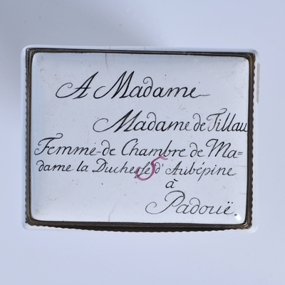 Envelope-shaped snuffbox