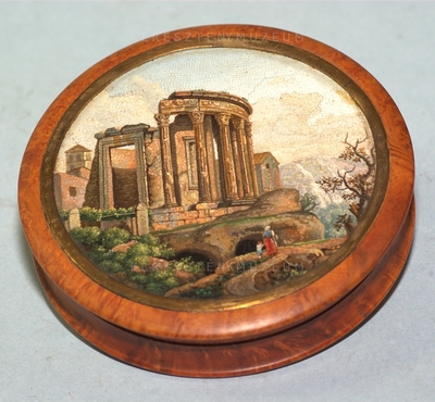 Snuffbox