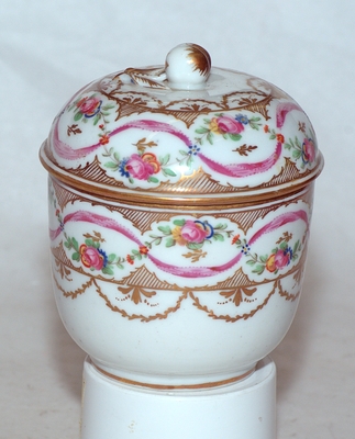 Sugar box with lid