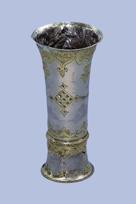 Standing cup 
