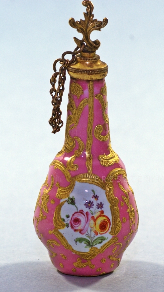 Perfume bottle