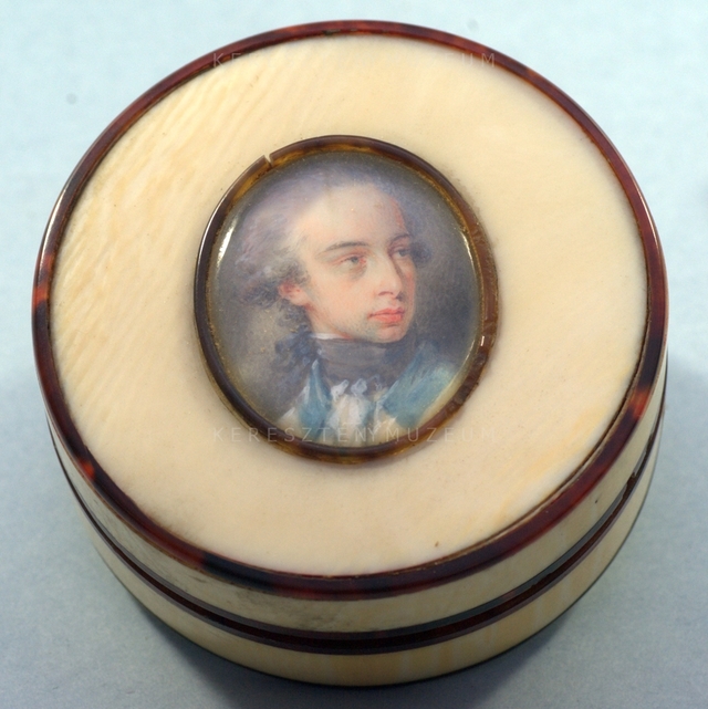 Snuffbox