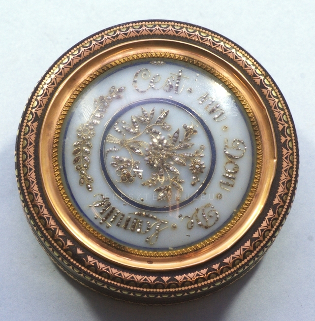 Snuffbox