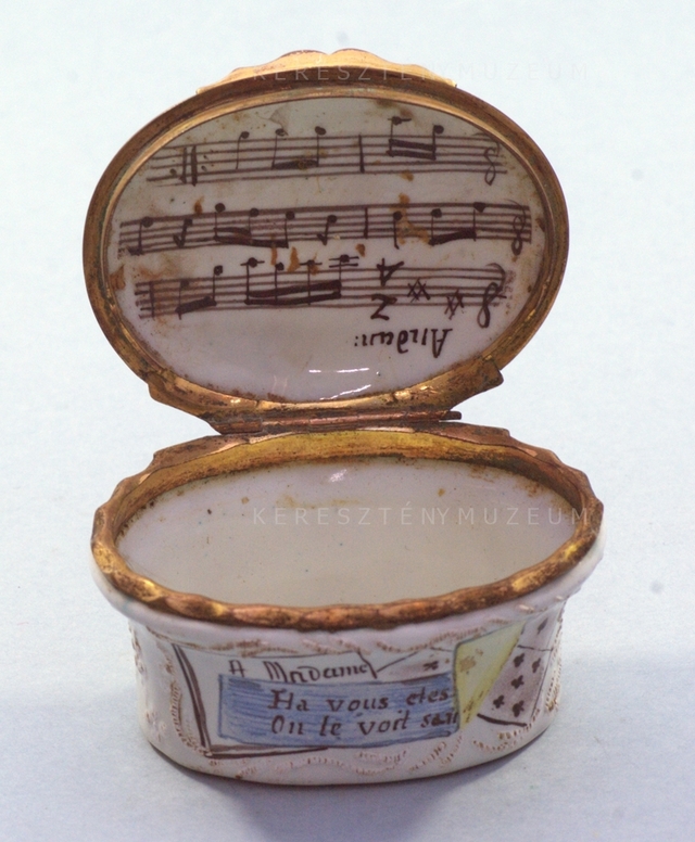 Snuffbox