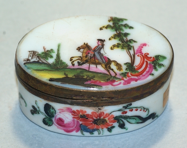 Snuffbox