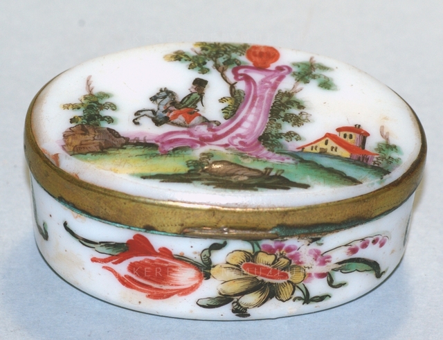 Snuffbox