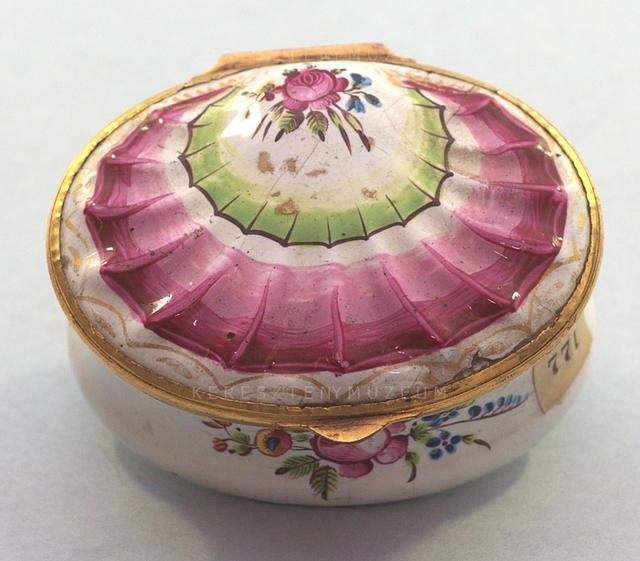 Snuffbox