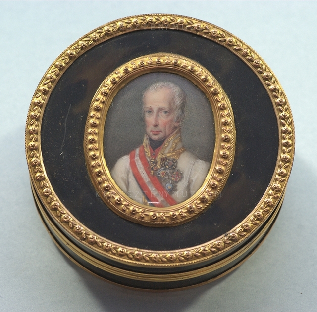Snuffbox