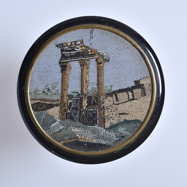 Snuffbox