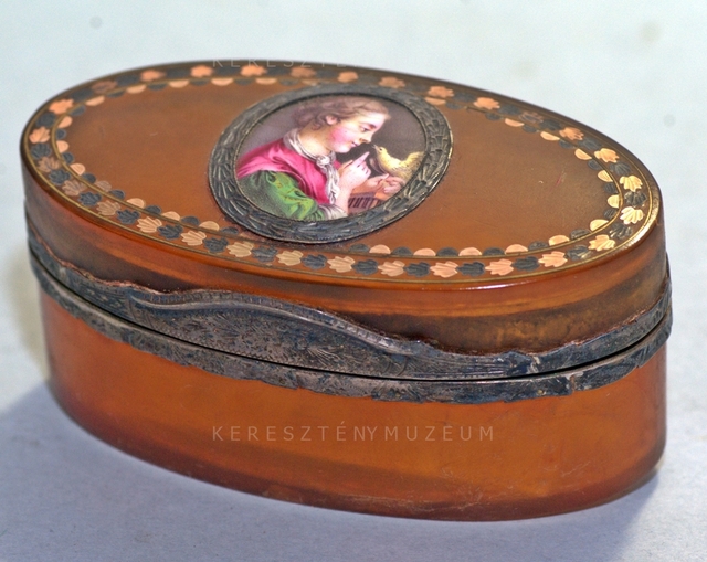 Snuffbox