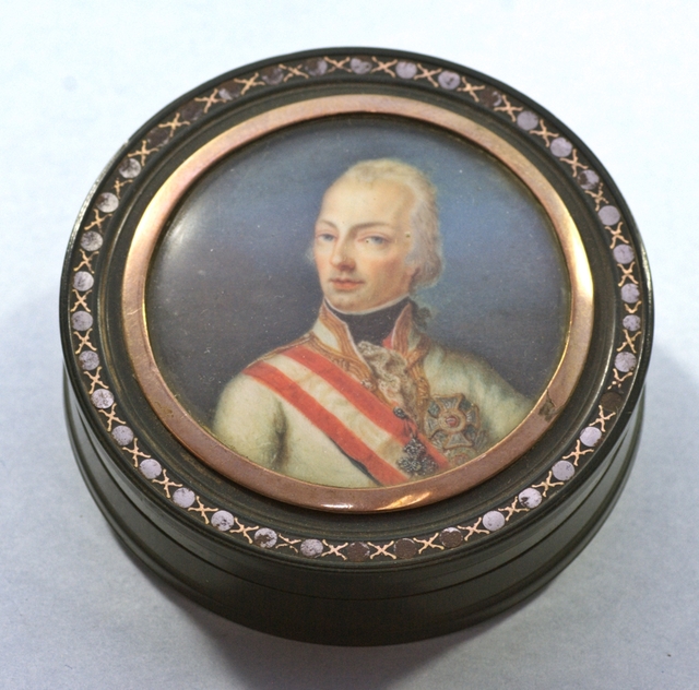 Snuffbox