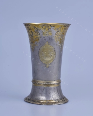 Standing cup 