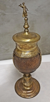 Standing cup with cover, and coc...
