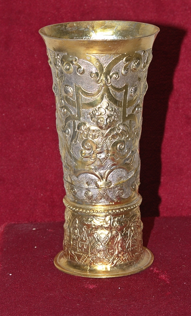 Standing cup 