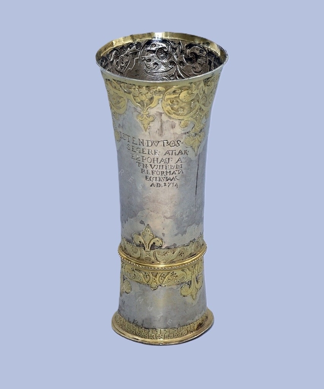 Standing cup 