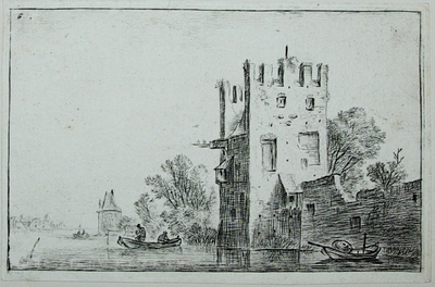 Négyszintes torony a víz mellett