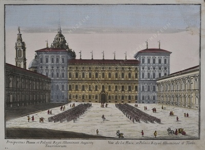 A kivilágított királyi palota To...